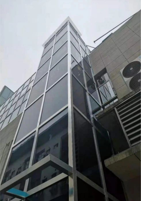 Outdoor Installation of Hydraulic Guide Rail Type Lift​
