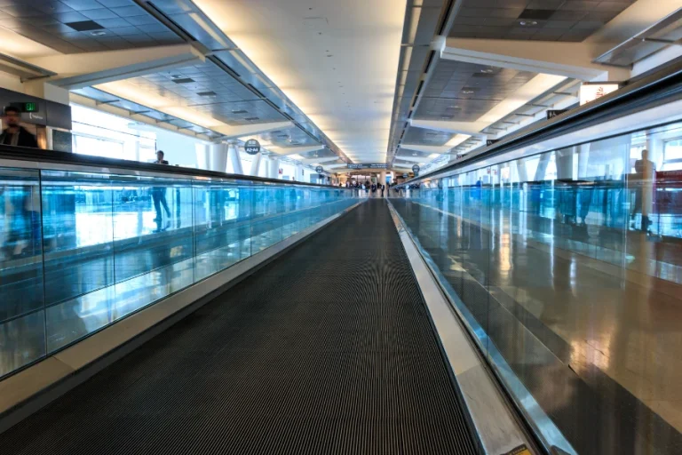 Airport Moving Walkway Systems installed in a modern international airport terminal
