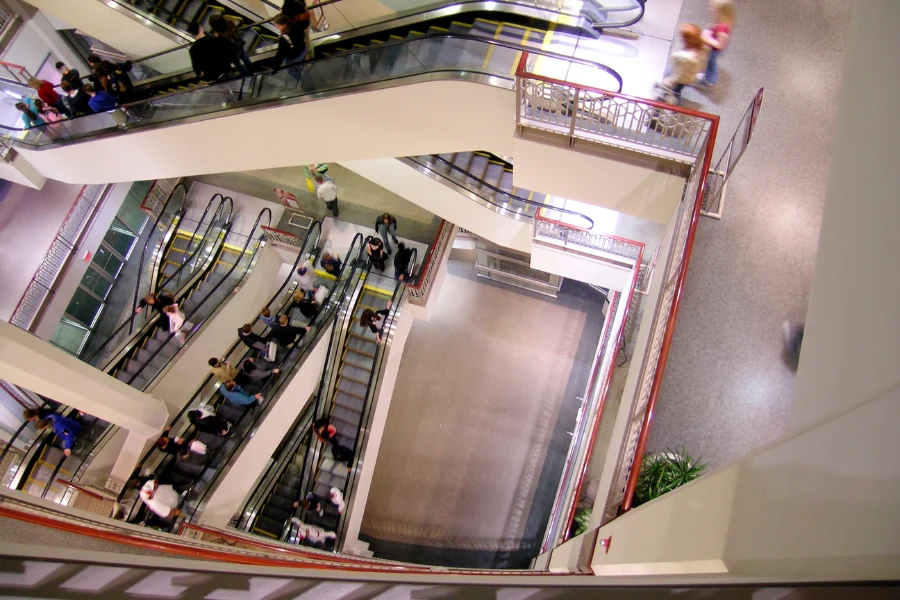 Escalator Energy Efficiency in a modern commercial building