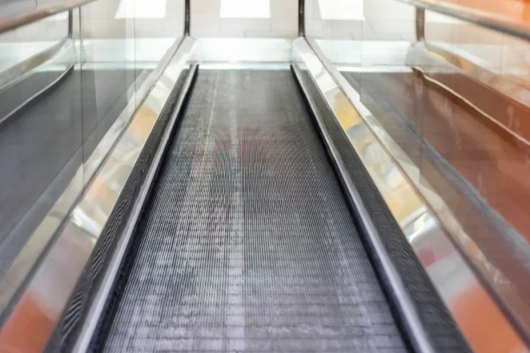 Modern moving walkway in an international airport improving passenger mobility and transportation efficiency